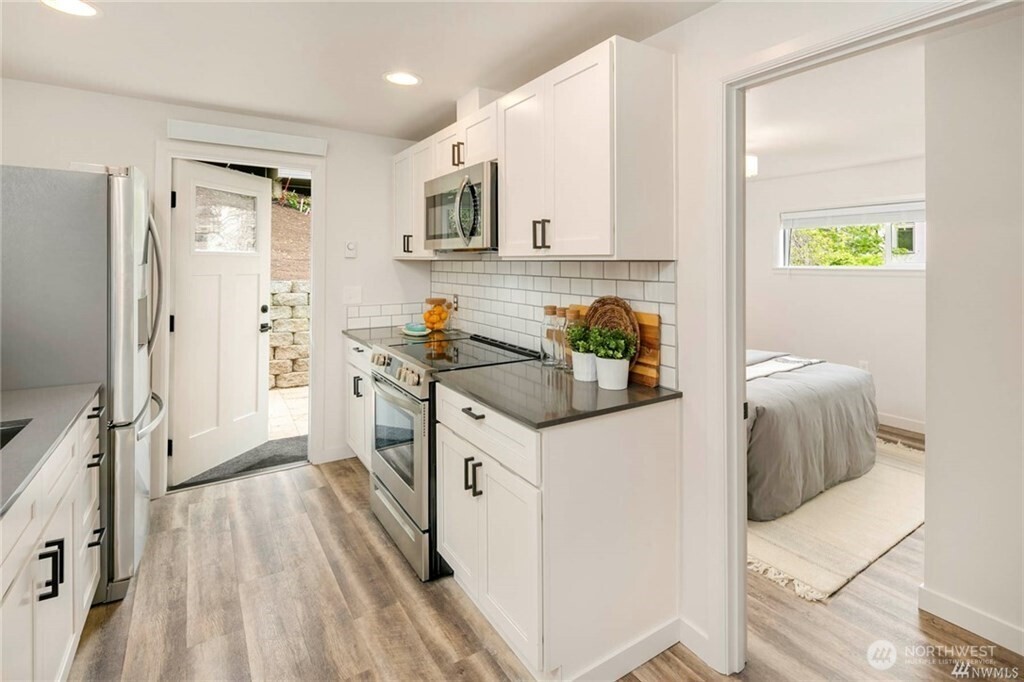 1529 Sturgus Avenue S Seattle WA 98144
