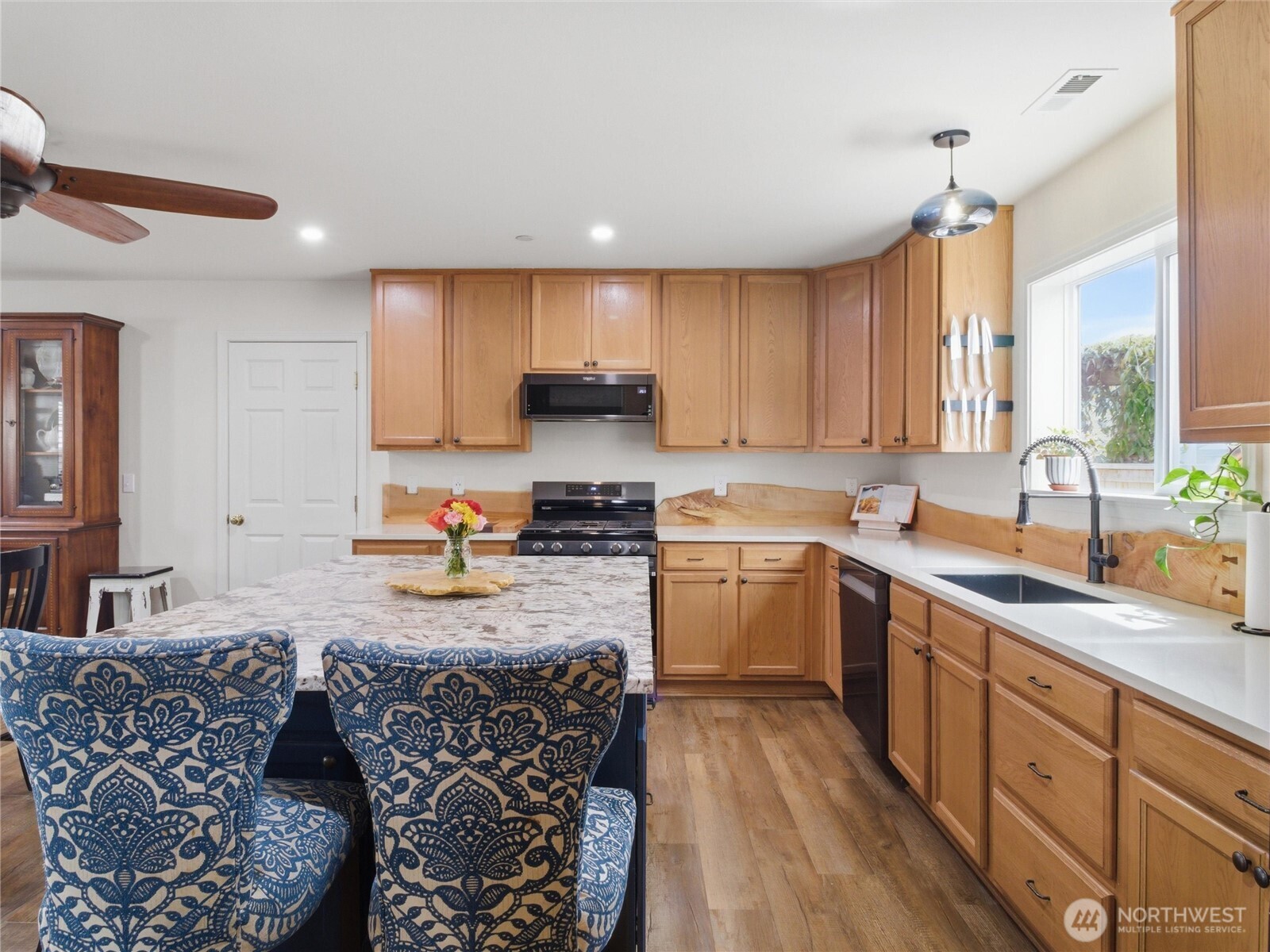 1813 Charles Street Dupont WA 98327