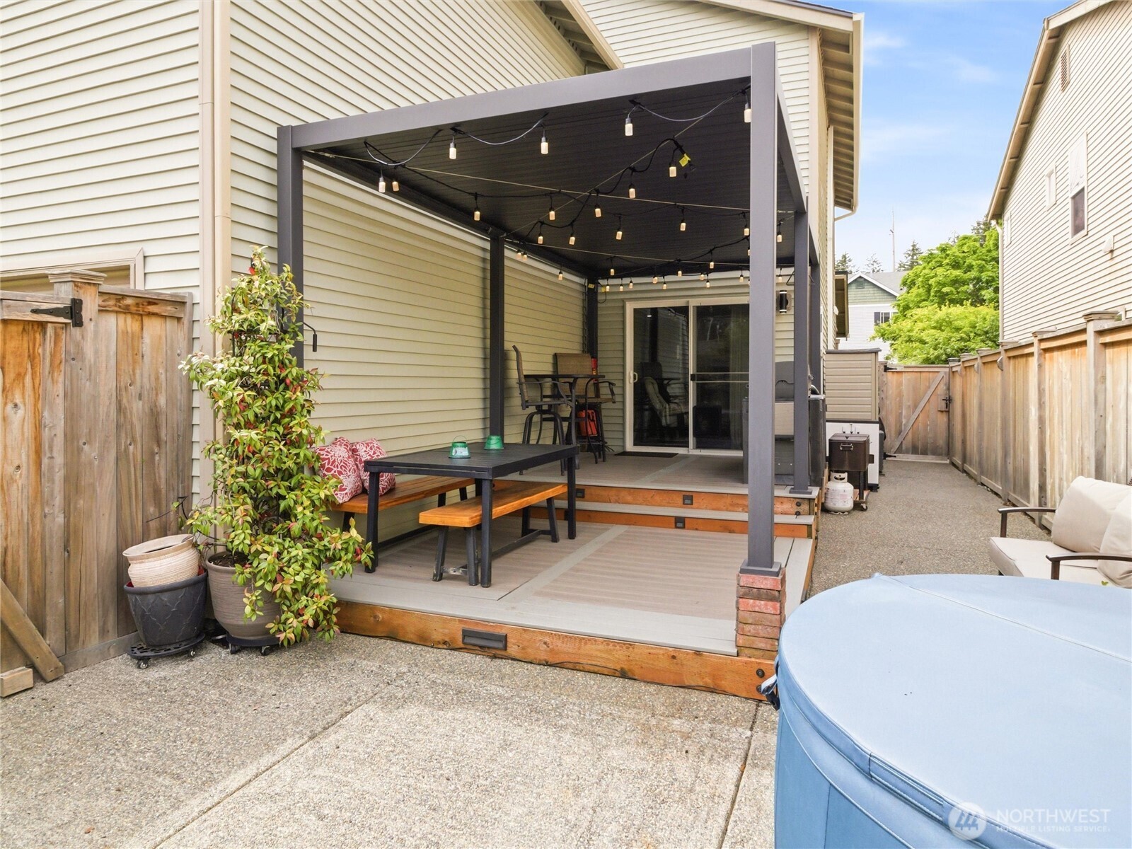1813 Charles Street Dupont WA 98327