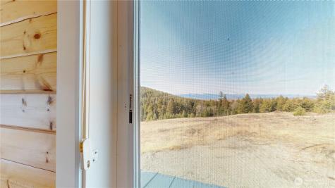 17 Teal Lake Road N Oroville WA 98844