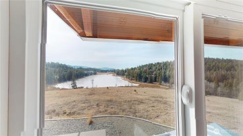 17 Teal Lake Road N Oroville WA 98844