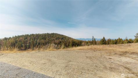 17 Teal Lake Road N Oroville WA 98844