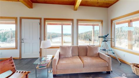 17 Teal Lake Road N Oroville WA 98844