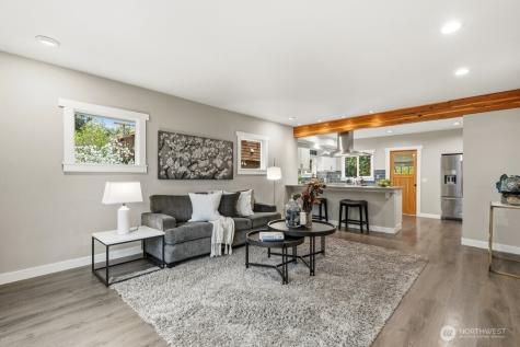 2122 N 128th Street Seattle WA 98133
