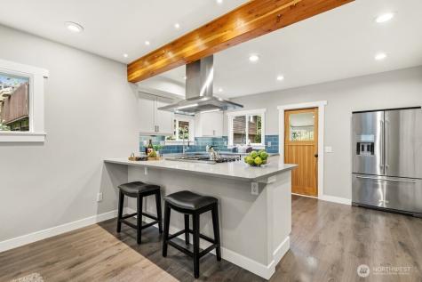 2122 N 128th Street Seattle WA 98133