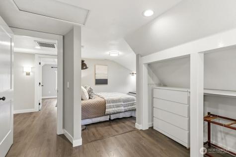 2122 N 128th Street Seattle WA 98133