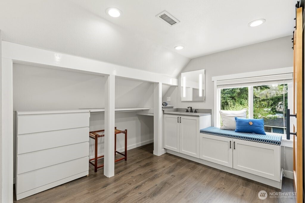 2122 N 128th Street Seattle WA 98133