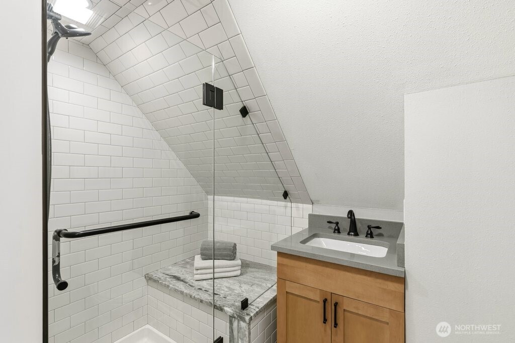 2122 N 128th Street Seattle WA 98133
