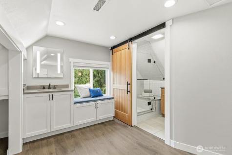 2122 N 128th Street Seattle WA 98133