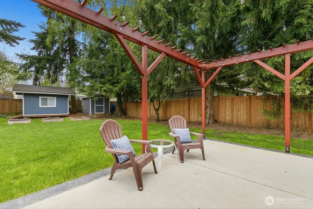 2122 N 128th Street Seattle WA 98133