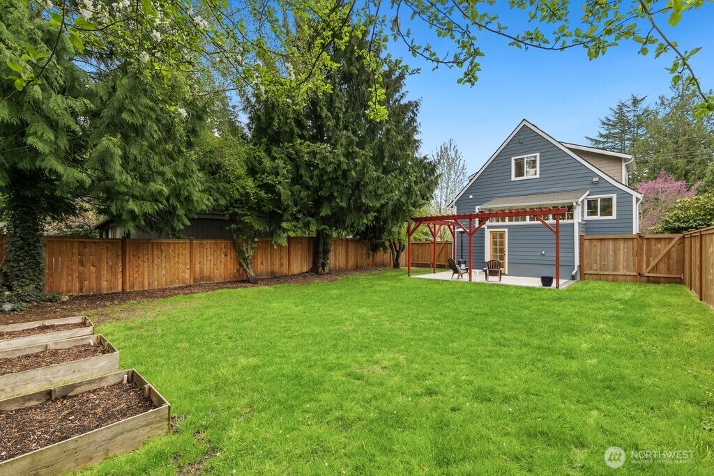 2122 N 128th Street Seattle WA 98133