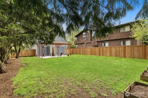 2122 N 128th Street Seattle WA 98133
