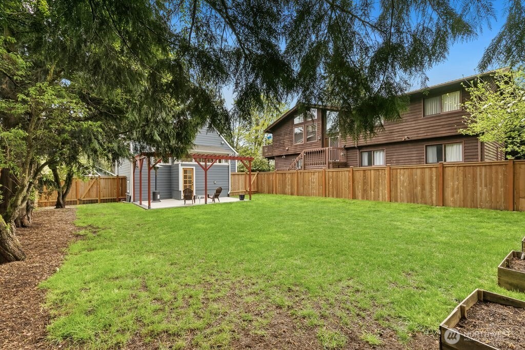 2122 N 128th Street Seattle WA 98133