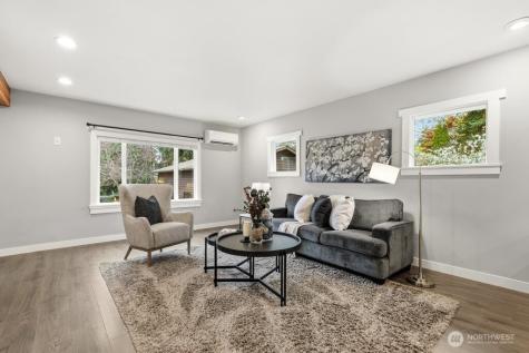 2122 N 128th Street Seattle WA 98133