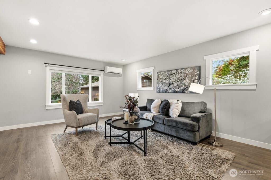 2122 N 128th Street Seattle WA 98133