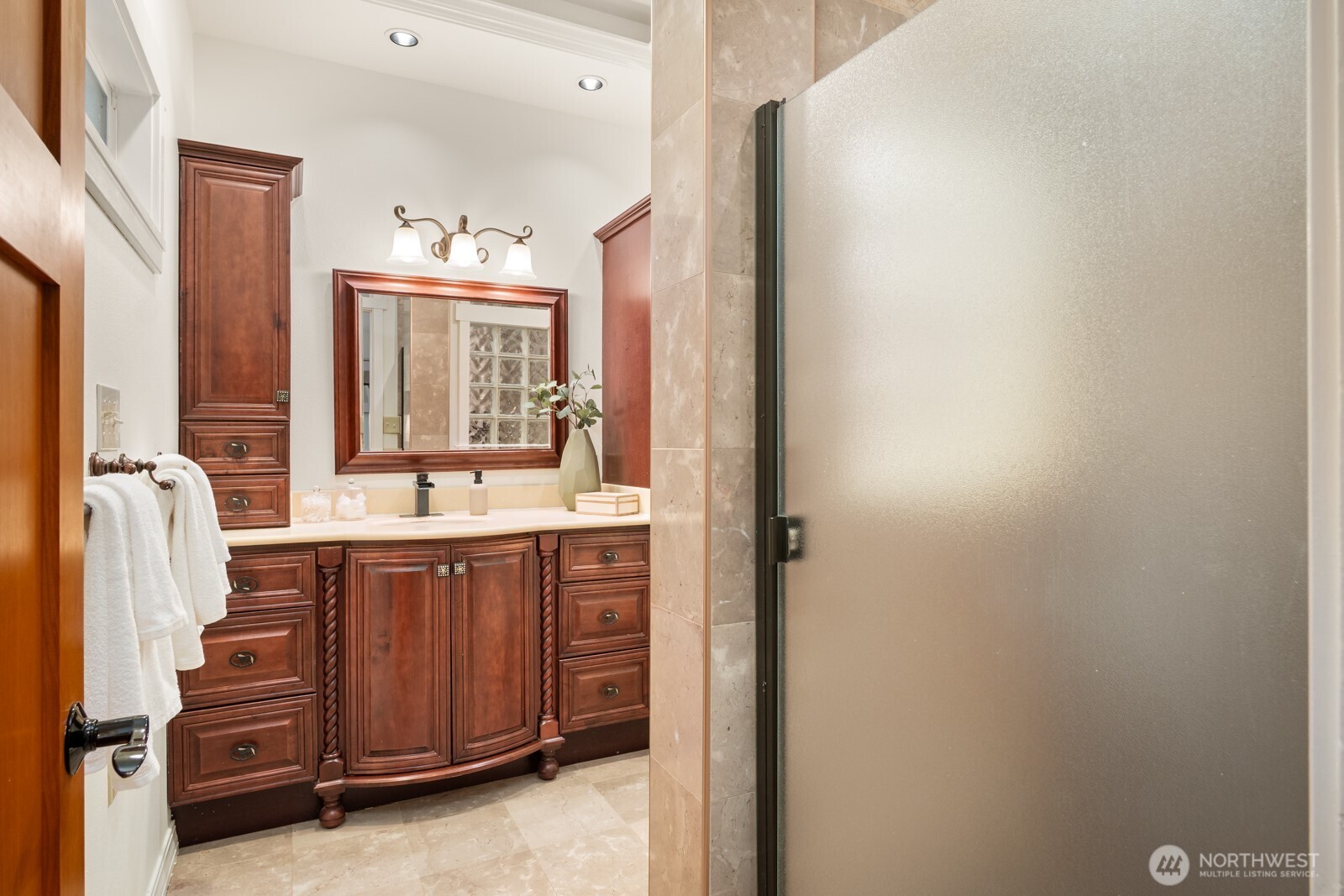 16 Bridlewood Circle Kirkland WA 98033