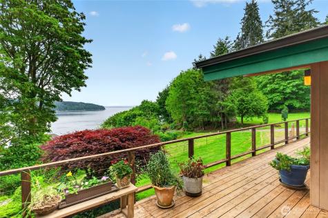 10427 Sunrise Beach Drive NW Gig Harbor WA 98332