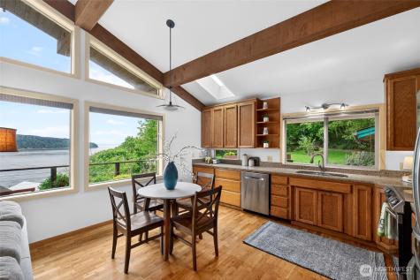 10427 Sunrise Beach Drive NW Gig Harbor WA 98332