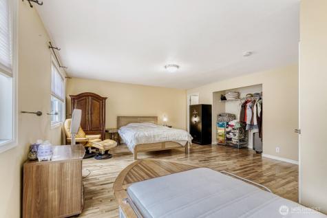 16717 NE 18th Street Bellevue WA 98008