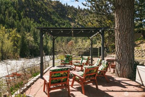 8831 Entiat River Road Entiat WA 98822