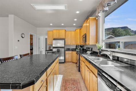 905 Hunter Avenue SW Quincy WA 98848