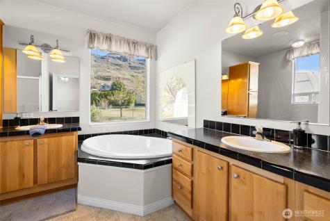 905 Hunter Avenue SW Quincy WA 98848