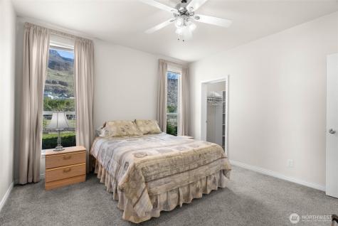 905 Hunter Avenue SW Quincy WA 98848