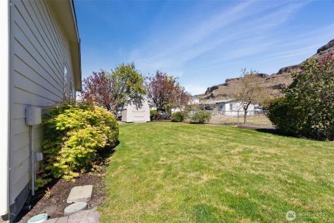 905 Hunter Avenue SW Quincy WA 98848