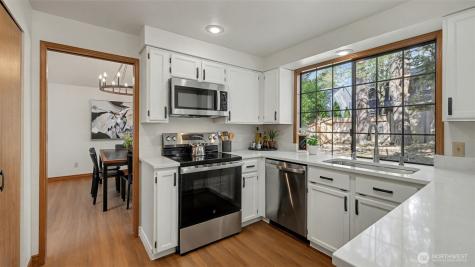 24238 SE 43rd Court Sammamish WA 98029