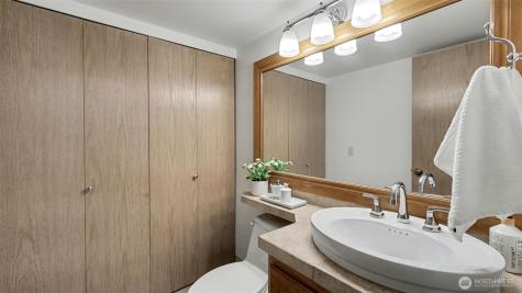 24238 SE 43rd Court Sammamish WA 98029