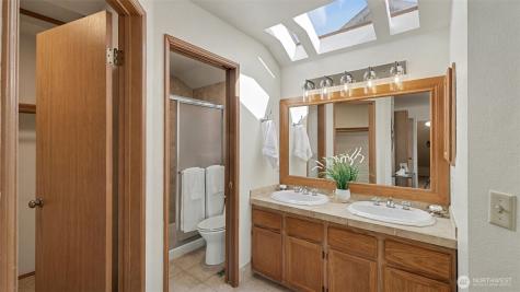 24238 SE 43rd Court Sammamish WA 98029