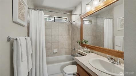 24238 SE 43rd Court Sammamish WA 98029