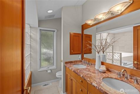 3813 W Mercer Way Mercer Island WA 98040