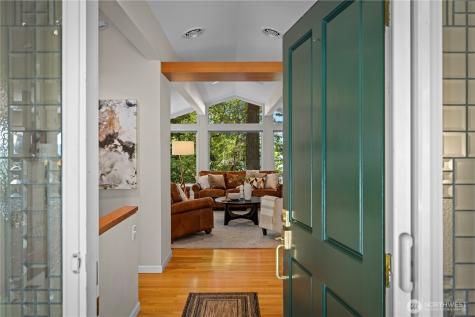 3813 W Mercer Way Mercer Island WA 98040