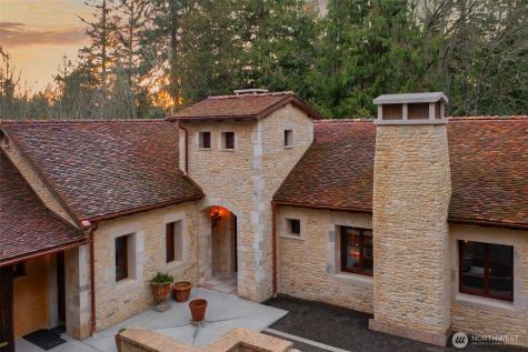 11008 N Deer Drive Woodway WA 98020