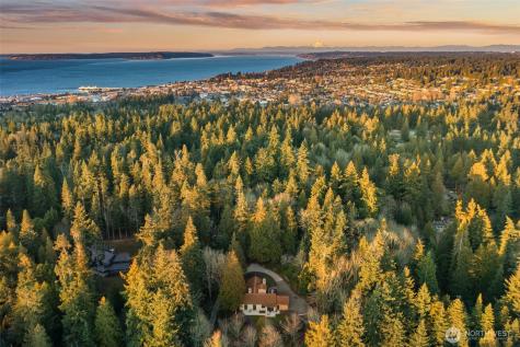 11008 Deer Woodway WA 98020