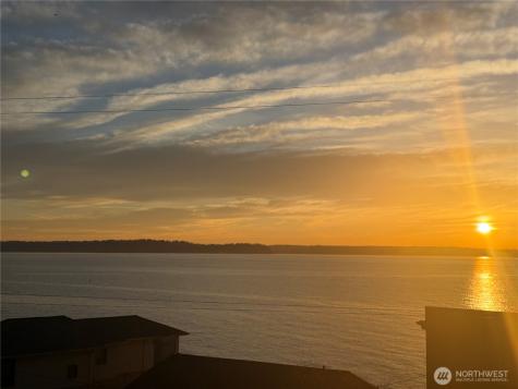 5064 Beach Drive SW Seattle WA 98136