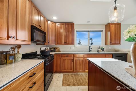 5064 Beach Drive SW Seattle WA 98136
