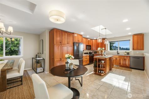5064 Beach Drive SW Seattle WA 98136