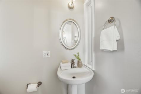 5064 Beach Drive SW Seattle WA 98136