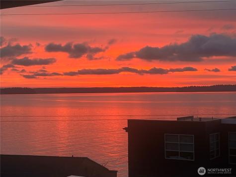 5064 Beach Drive SW Seattle WA 98136