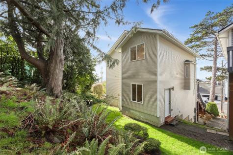 5064 Beach Drive SW Seattle WA 98136