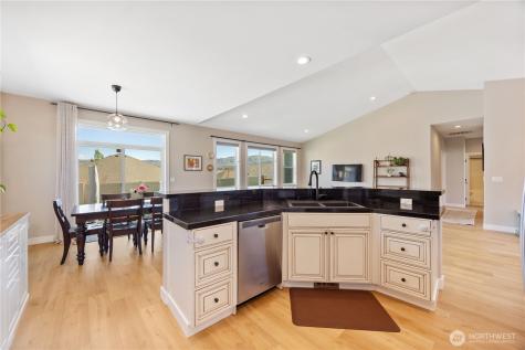 452 Spring View Place Chelan WA 98816