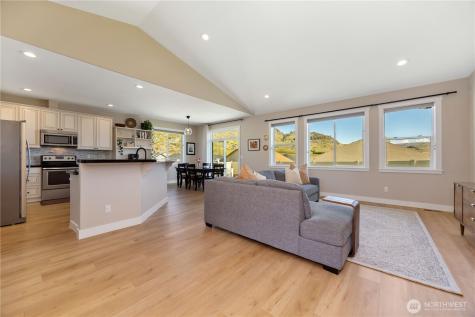 452 Spring View Place Chelan WA 98816