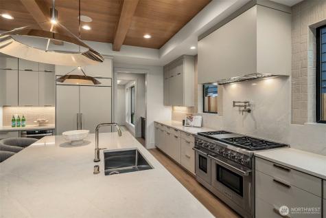 11005 NE 15th Street Bellevue WA 98004