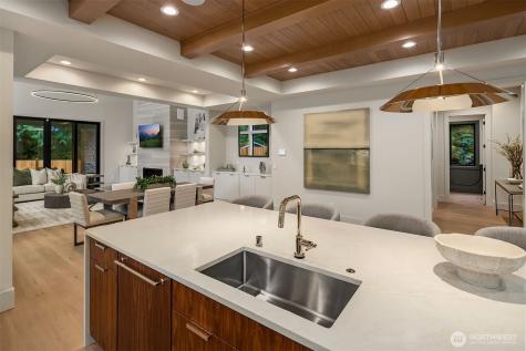 11005 NE 15th Street Bellevue WA 98004