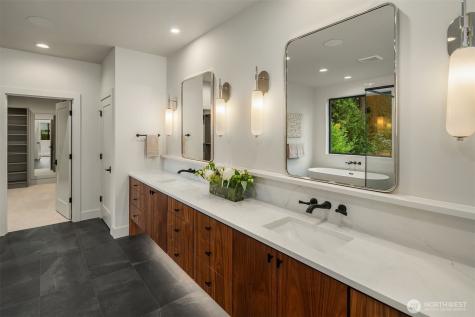 11005 NE 15th Street Bellevue WA 98004
