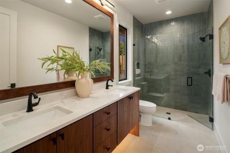 11005 NE 15th Street Bellevue WA 98004