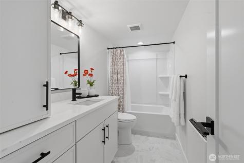 4257 W 33rd Ave W Seattle WA 98199