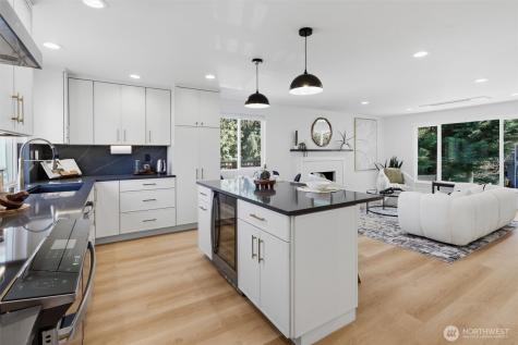 4257 W 33rd Ave W Seattle WA 98199